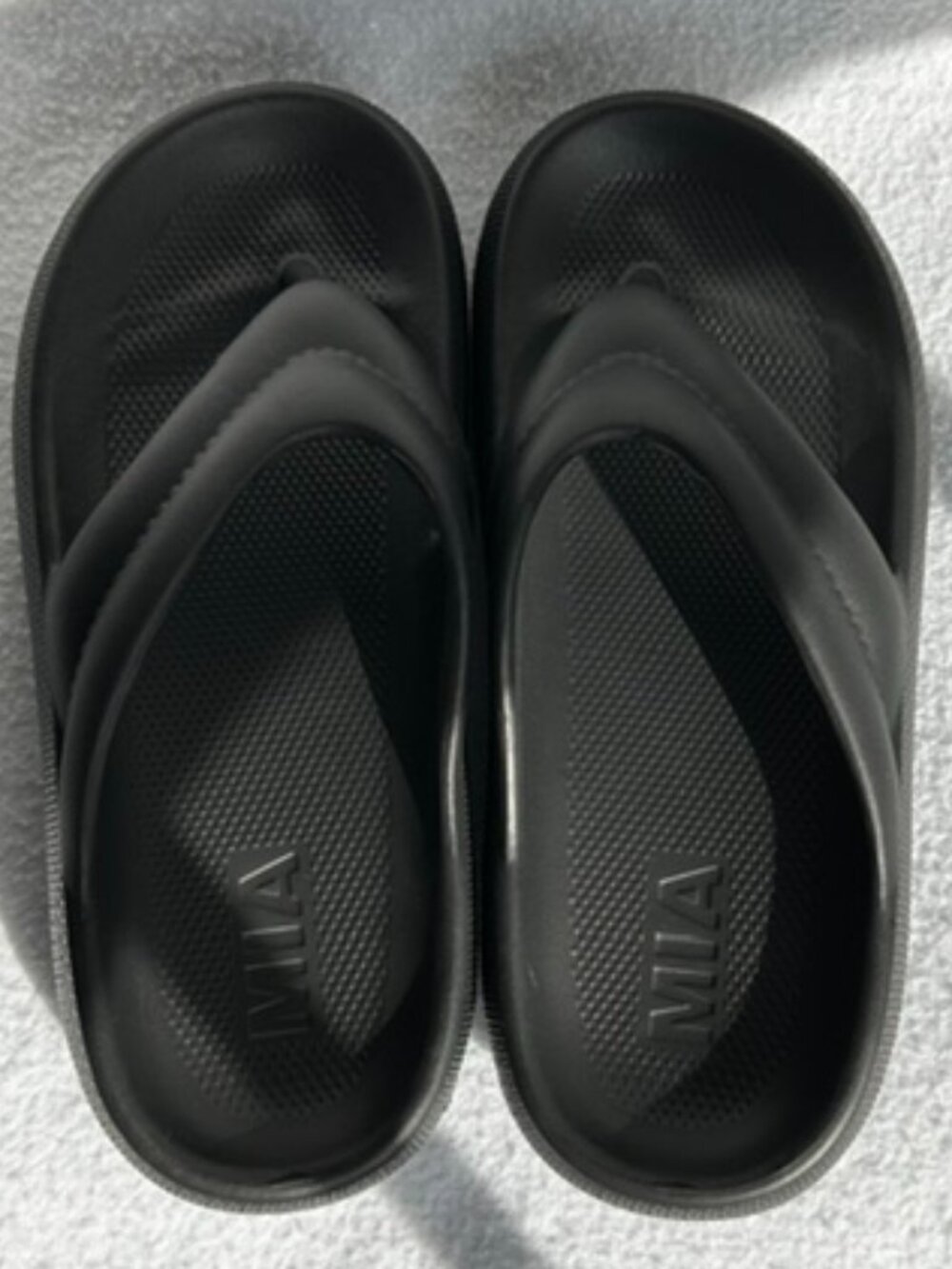 MIA July Black Platform Flip Flop Sandals Size 8 - LIKE NEW